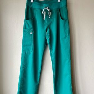Women's Figs Scrub Pants: Kade Cargo Scrub Pants, Hunter Green, Size Small